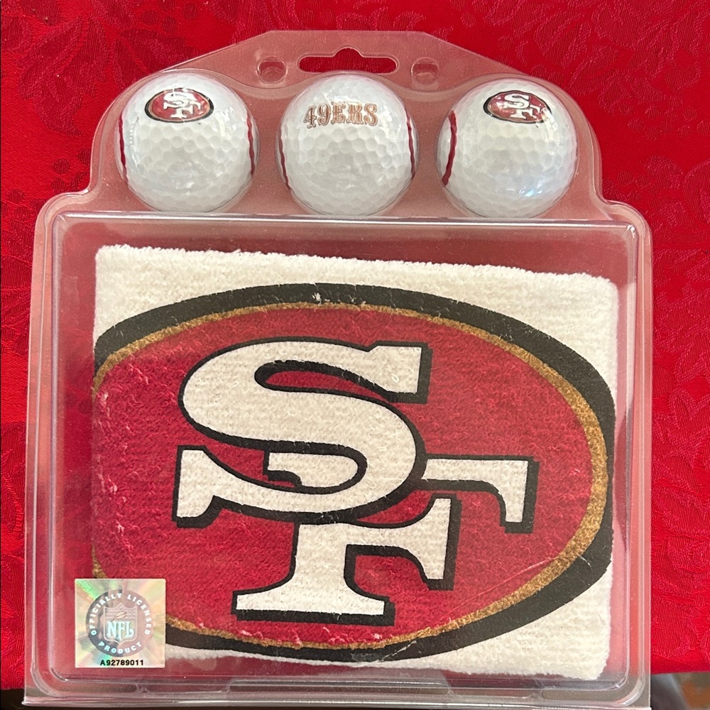 San Francisco 49ers Golf Towel and Balls Set NEW